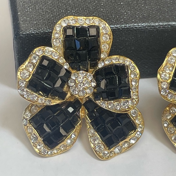 Black Tie Vintage Jarin Clip On Jet Black & Clear Cubic Zirconia Flower Earrings - Picture 7 of 13